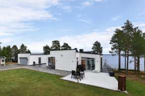 Luxury modern 5BR beach House for Weekend Getaways near Piteå